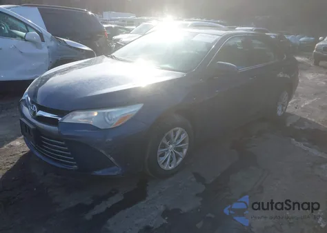 2016 Toyota Camry Le z USA, uszkodzony, nr VIN 4T4BF1FK1GR543366